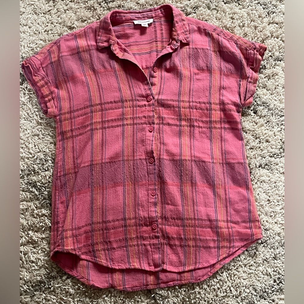 Beachlunchlounge Pink and Blue Textured Top‎ size Medium.